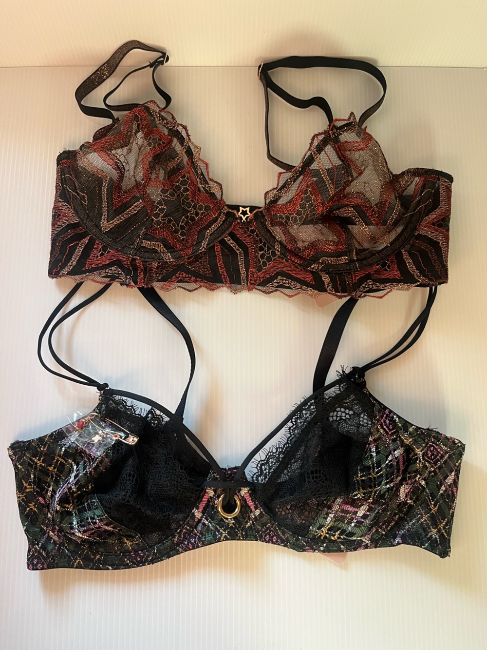 Savage X Fenty Red and Black Lace and green gold pink black Bralette Duo - 32C